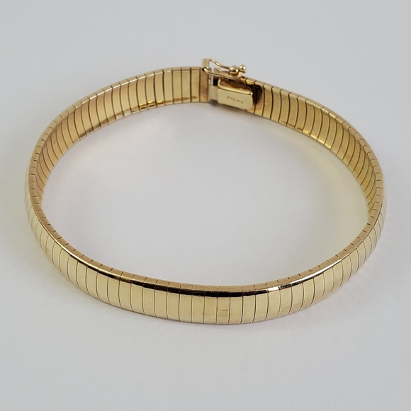 Heavy 14K Gold Omega Herringbone Snake Style Bangle Bracelet - Picture 9 of 13